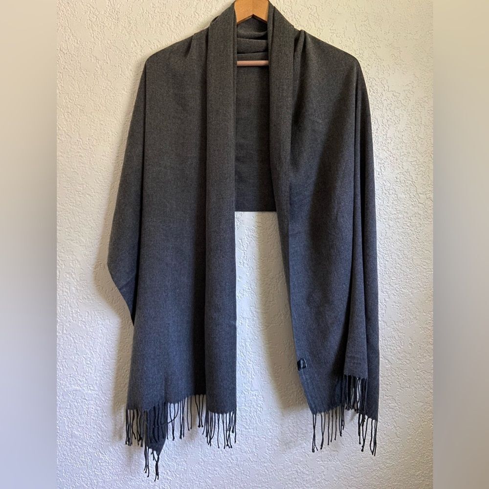 100% Cashmere Gray Scarf